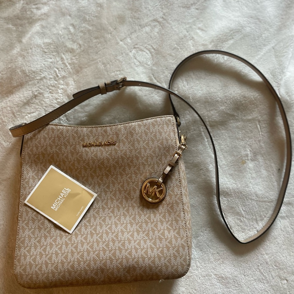 Michael Kors Jet Set Travel in Camel
